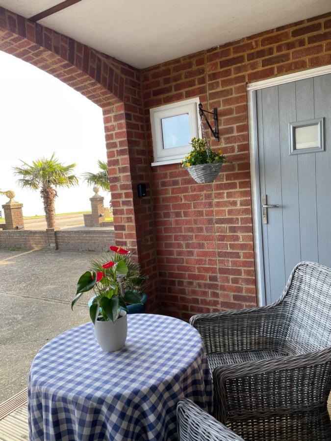 Sea View Suite, With Parking, On Tankerton Beachfront, Whitstable Exterior photo
